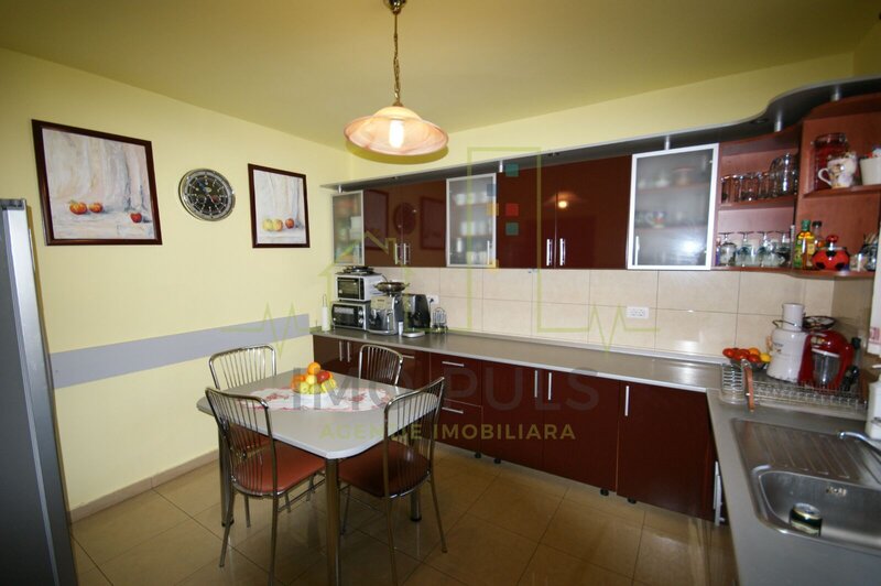 Vila complet mobilata si utilata - la intrare in Dumbravita