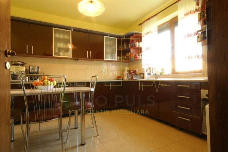 Vila complet mobilata si utilata - la intrare in Dumbravita